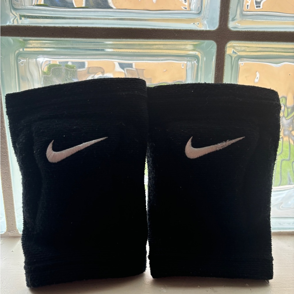 Nike pro knee pads! For kids